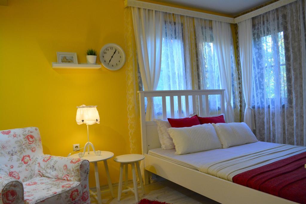Hotel Minaliat Vek ชูเมน ภายนอก รูปภาพ