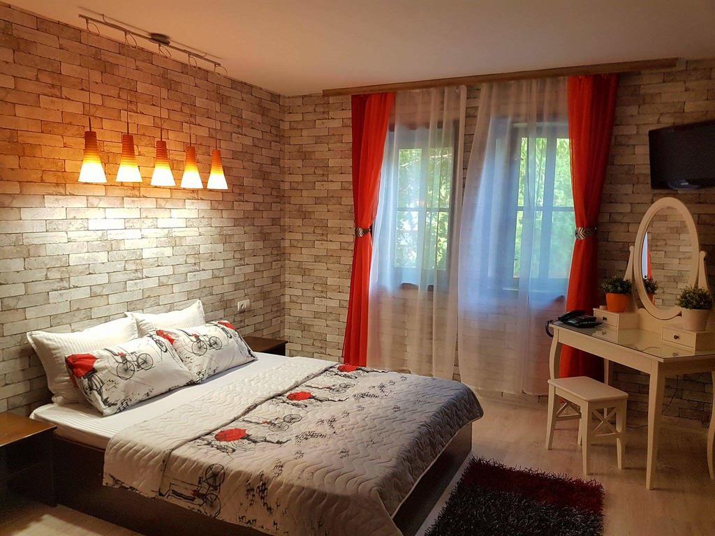 Hotel Minaliat Vek ชูเมน ภายนอก รูปภาพ
