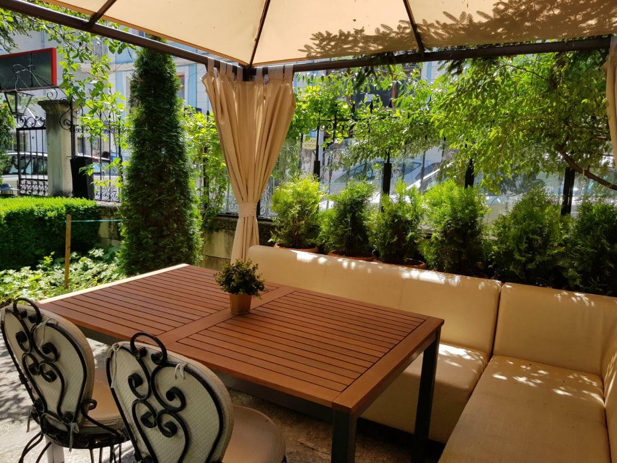 Hotel Minaliat Vek ชูเมน ภายนอก รูปภาพ